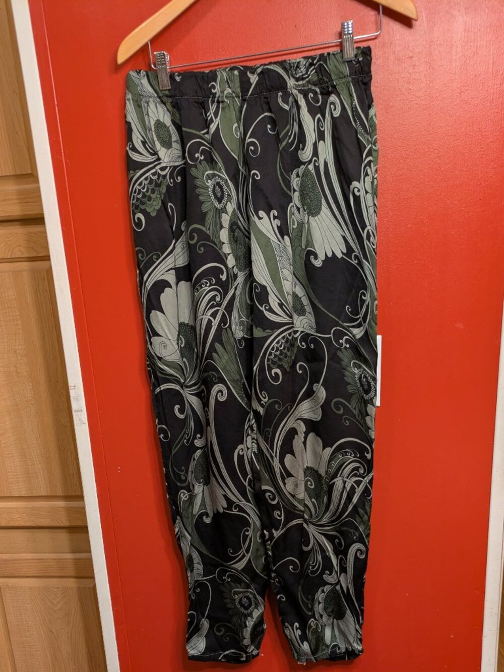 Bryn Walker Floral Pants Black Grape Print Small | Relaxed Tapered Elastic Waist